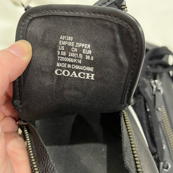 Coach low sneakers double zipper, leather. Size 9.5 - Picture 7 of 7